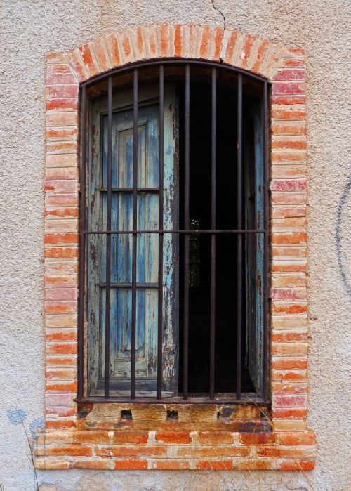 window bricks abandoned