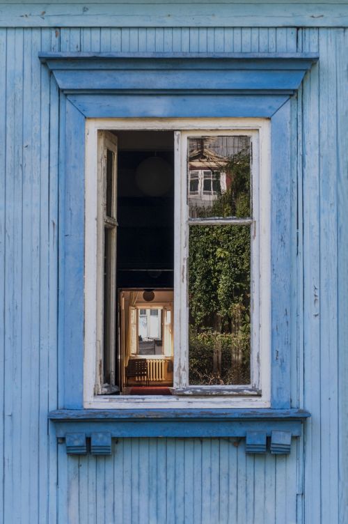 window house wood