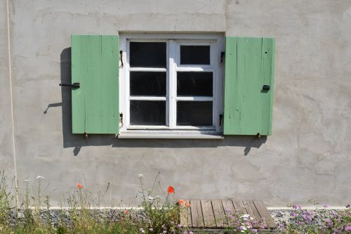 window facade old window