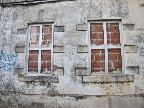 window house the façade of the