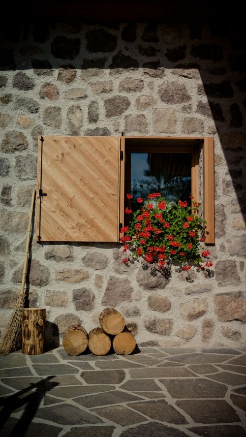 window flower box wall