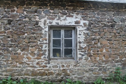 window walls stones