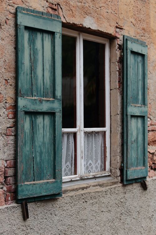 window rustic shutter