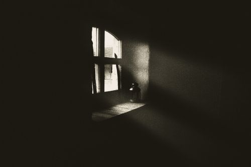 window light dark