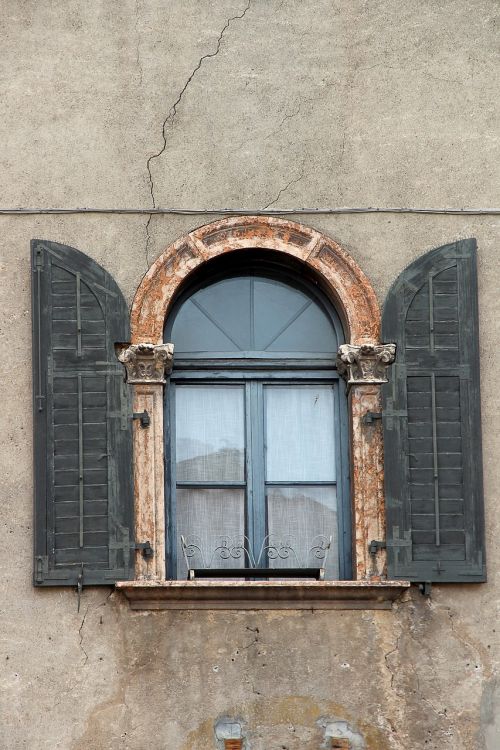 window old old window