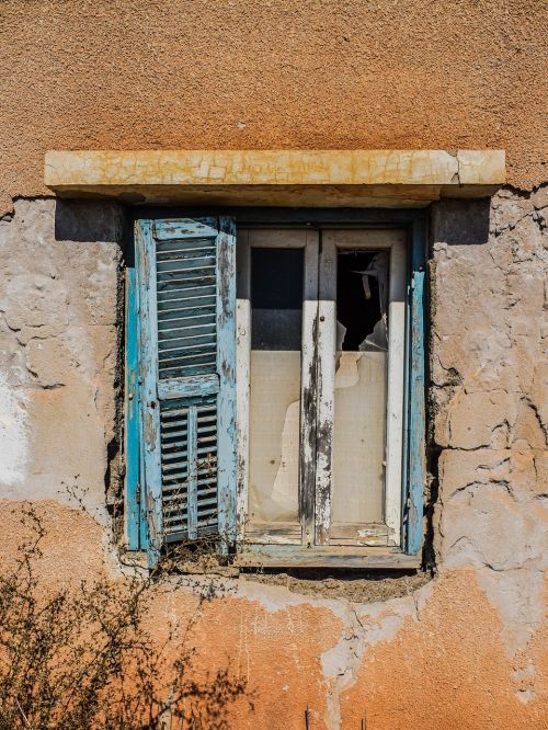 window wooden old