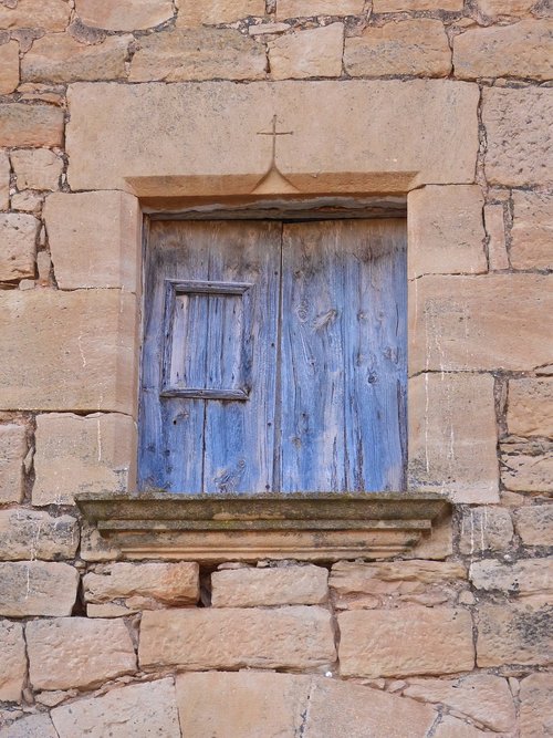 window  cruz  medieval