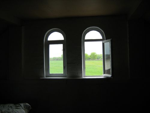 window bedroom spring