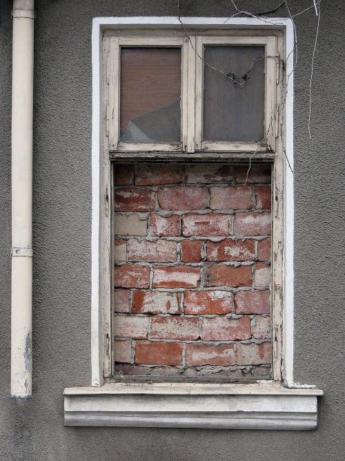 window wall bricks