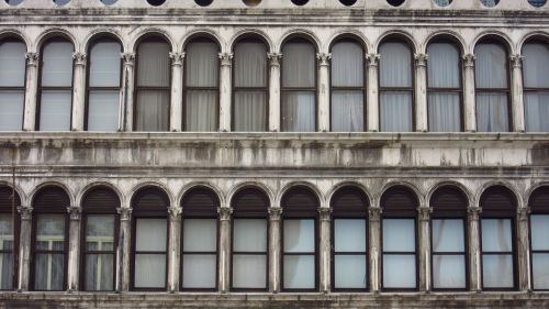 window facade historically