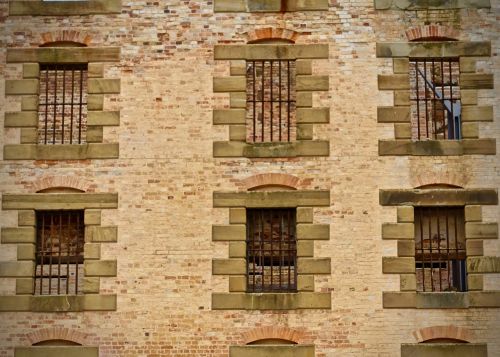 windows sandstone architecture