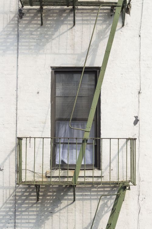 windows fire exit ladder