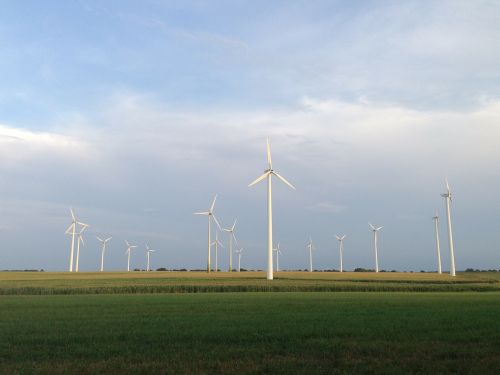 windräder sky blue