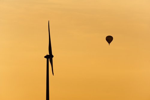 windräder  hot air balloon  sunset
