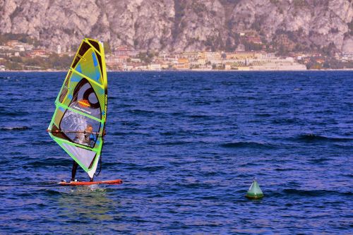 windsurfing vela lake