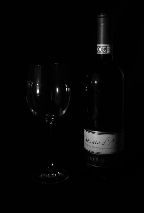 wine glass black and white