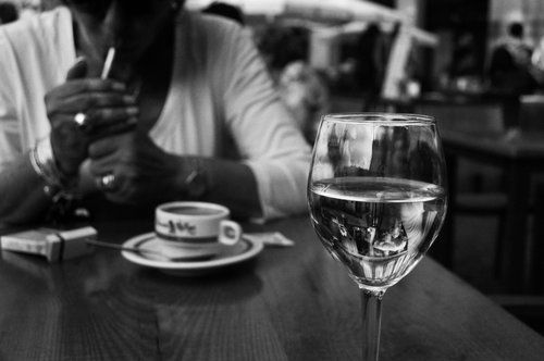 wine  cup  blur