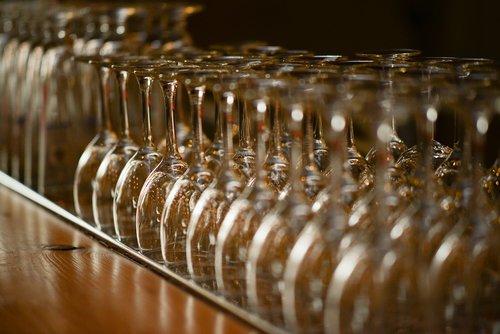 wine  glasses  row