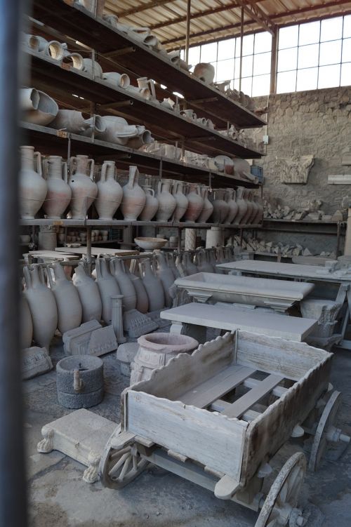 wine bottle carrier italy pompeii