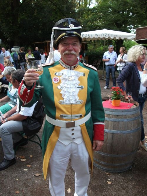 wine festival mainz guardsman