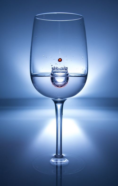 wine glass drip high speed