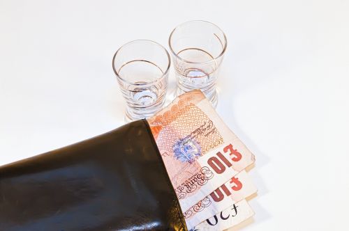 wine glasses money wallet