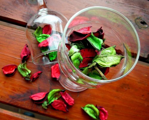 wine glasses flower day