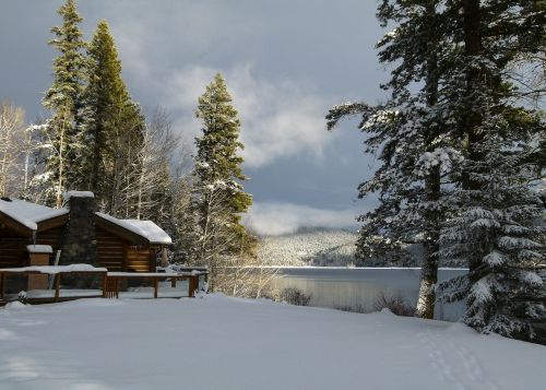 winter scenery canim lake