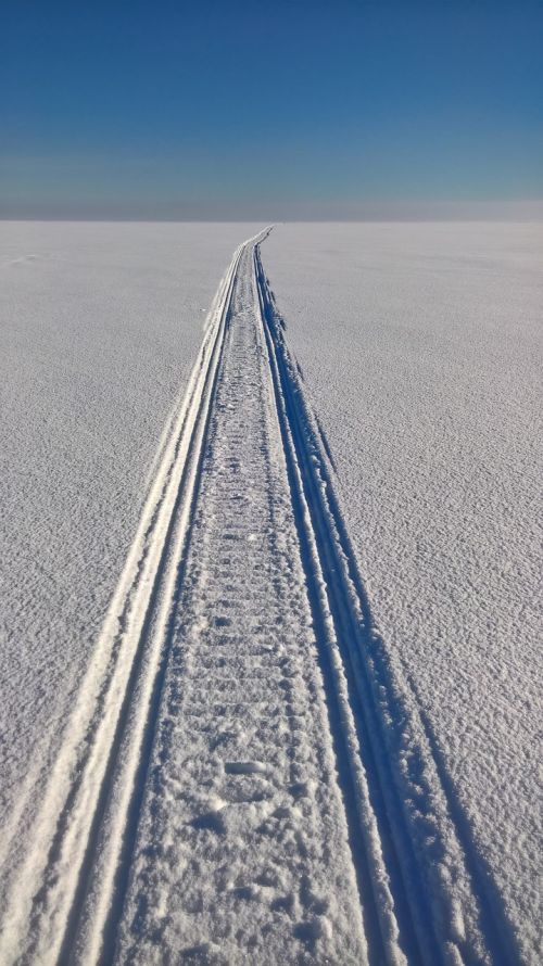 winter track skiing