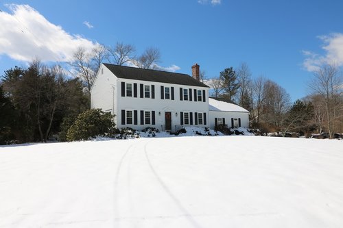 winter  snow  house