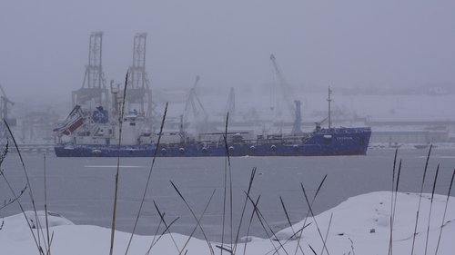 winter  ship  harbor