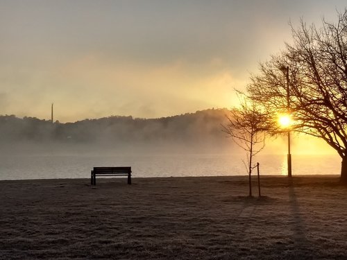 winter  sunrise  lake