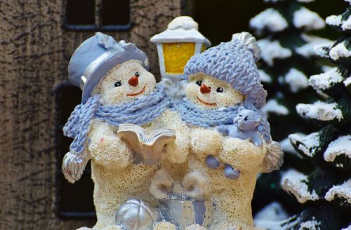 winter snow man figure
