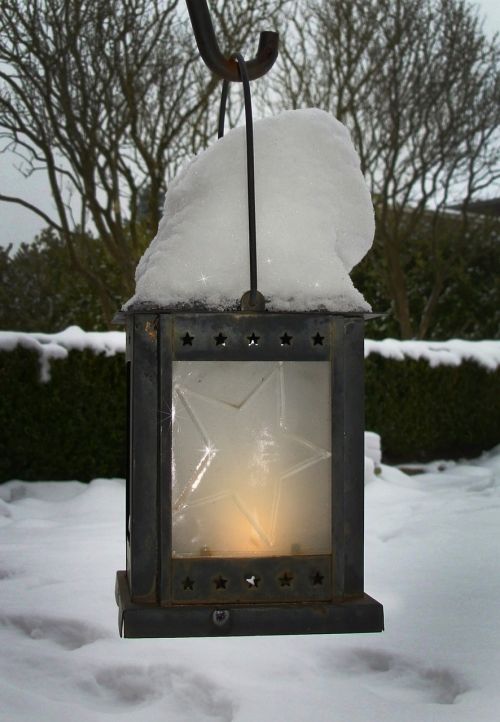 winter snow lantern