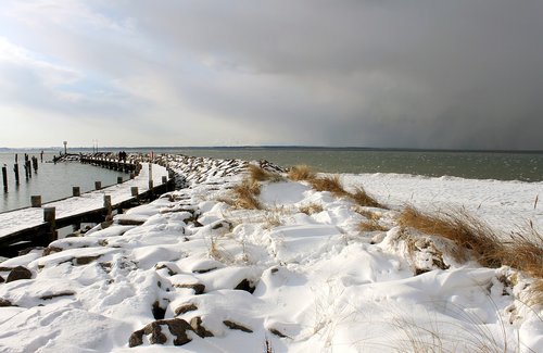winter at sea  baltic sea  insel poel