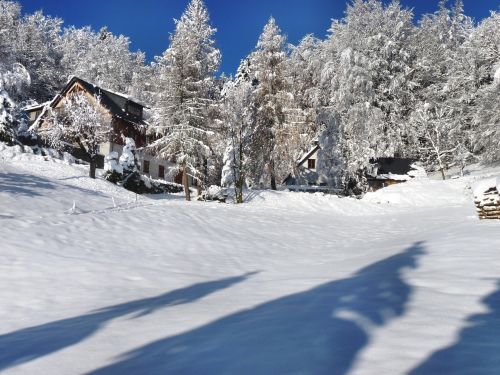 winterlandschft lonely house atmosphere