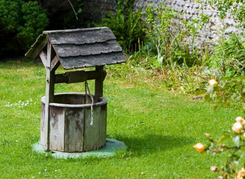 wishing well well old