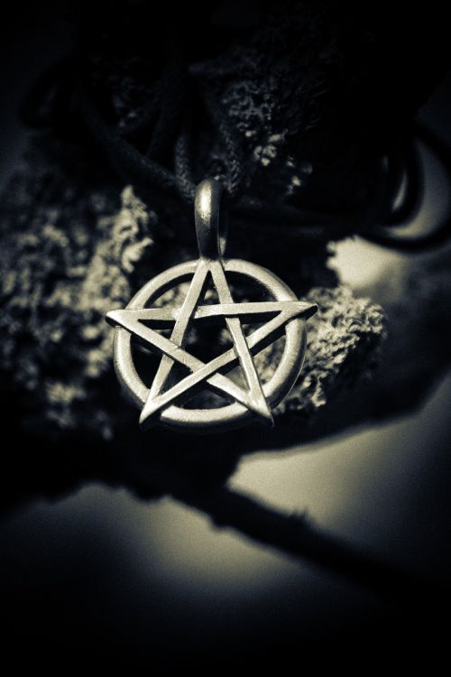 witchcraft spooky pentagram