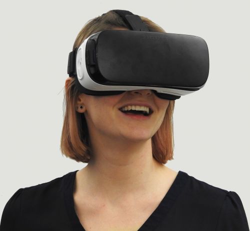 woman vr virtual reality