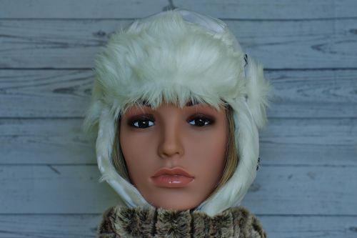 woman cap winter