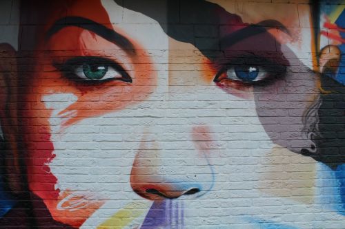 woman graffitti sprayer