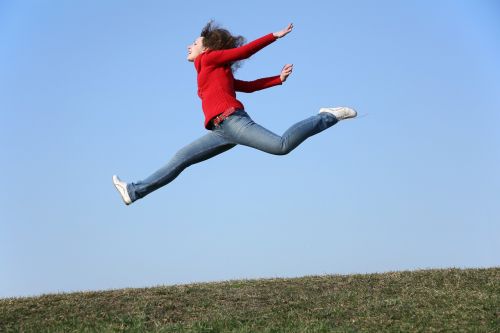woman jump freedom