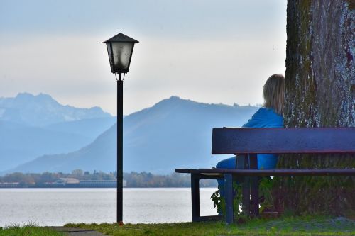 woman sit panorama