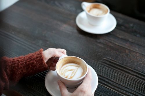 woman date coffee