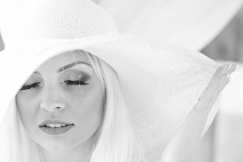 woman hat photoshoot