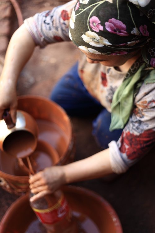 woman  handmade  pot