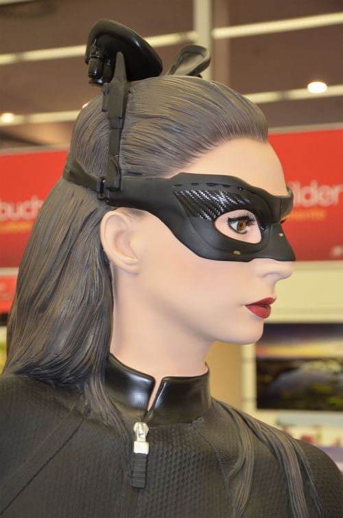 woman mask display dummy