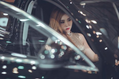 woman in the car girl fashion