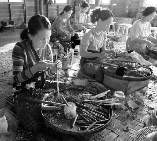 women work asia