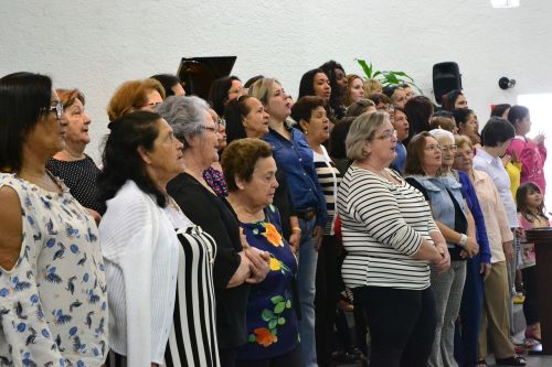 women meeting prayer